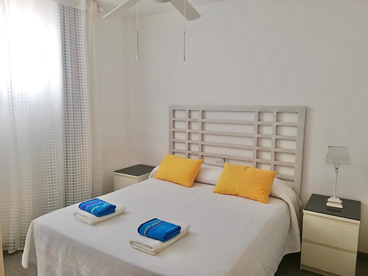 Apartamentos Miranda Es Pujols Bagian luar foto
