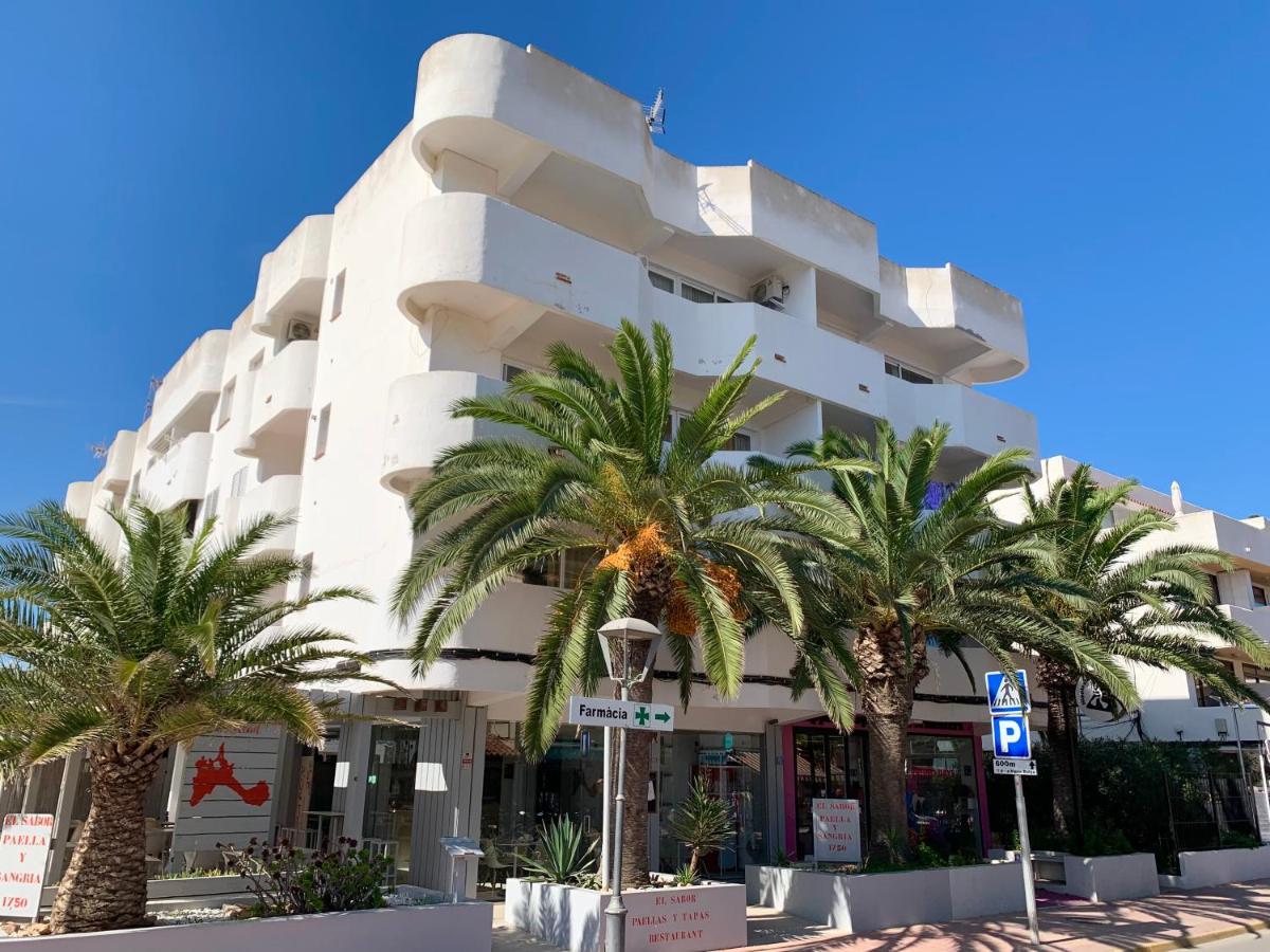 Apartamentos Miranda Es Pujols Bagian luar foto