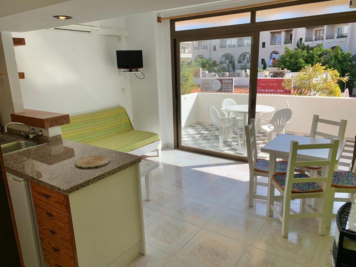 Apartamentos Miranda Es Pujols Bagian luar foto