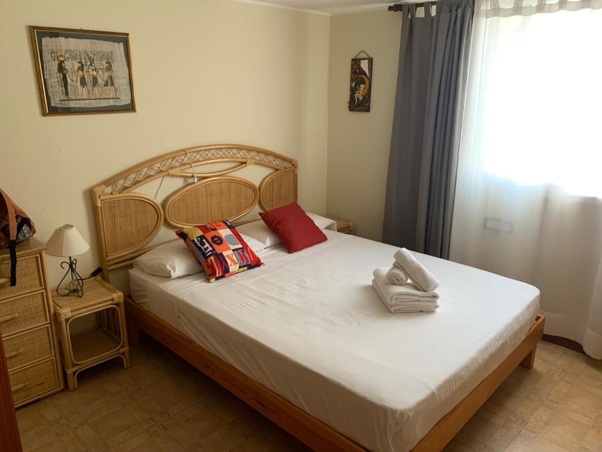 Apartamentos Miranda Es Pujols Bagian luar foto