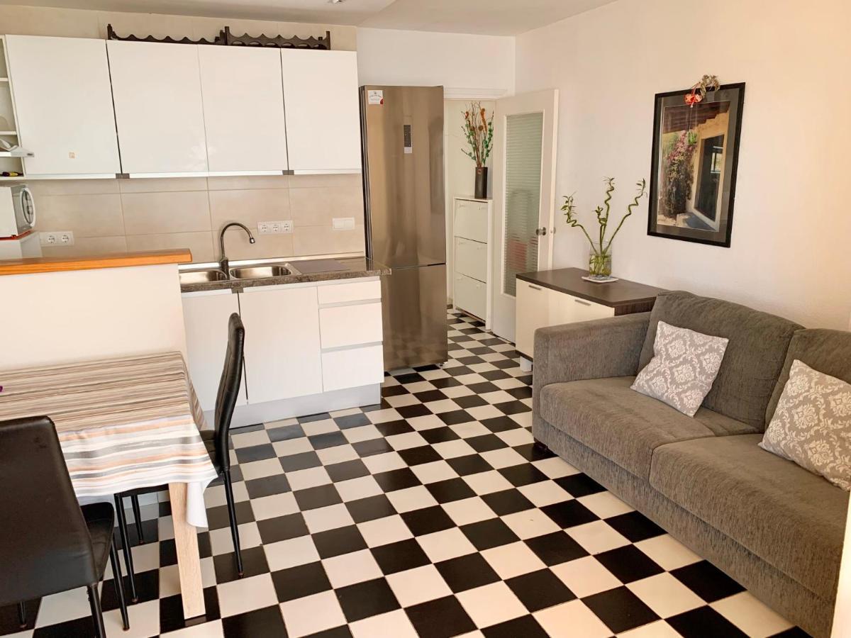 Apartamentos Miranda Es Pujols Bagian luar foto