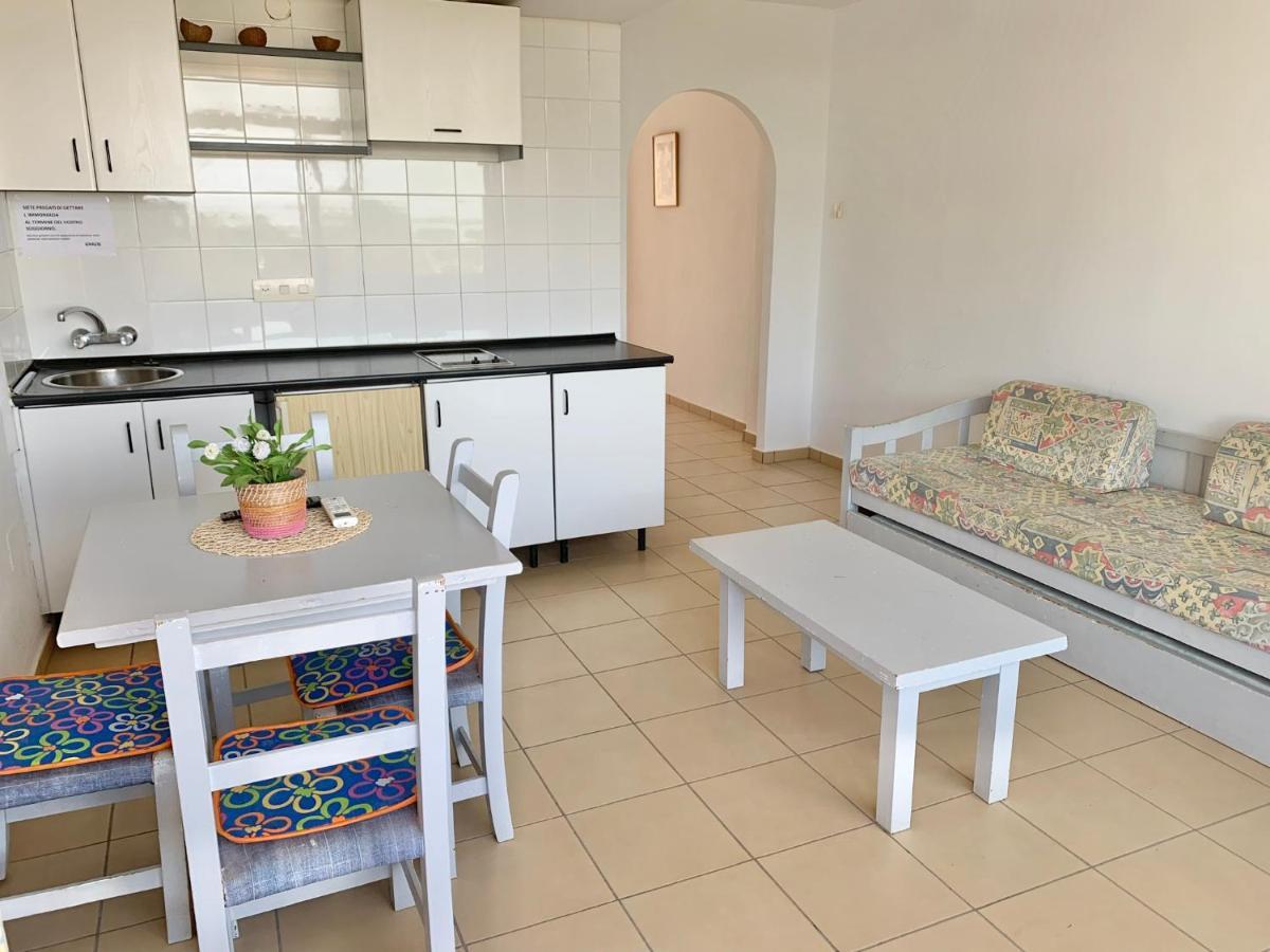 Apartamentos Miranda Es Pujols Bagian luar foto